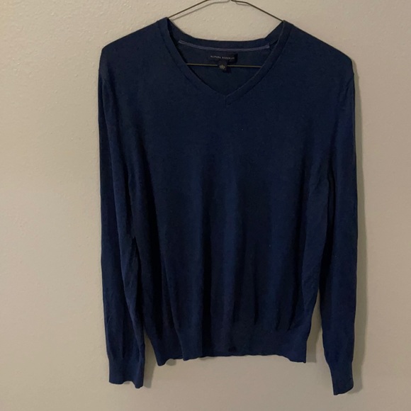 Banana Republic Cashmere V-neck Sweater - Picture 2 of 3